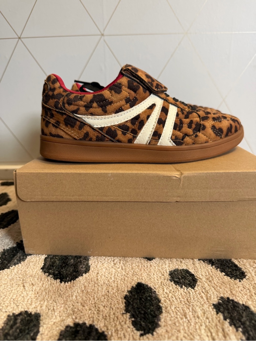 Steve Madden Madrid Womens 7.5 Leopard Cheetah Sneakers Gum Sole New No Box